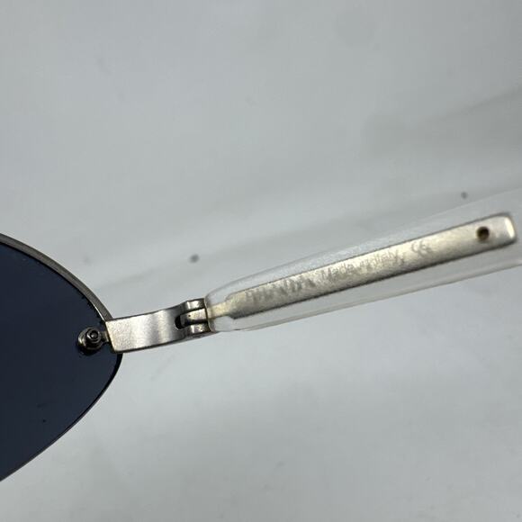 Authentic Prada Vintage Sunglasses Made In Italy SPR 57A 2Ac-1A1 - Picture 7 of 7